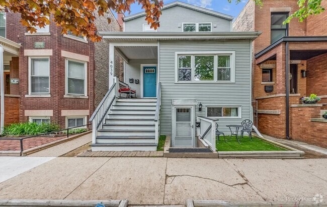 Building Photo - 4039 N Oakley Ave Unit Garden Rental