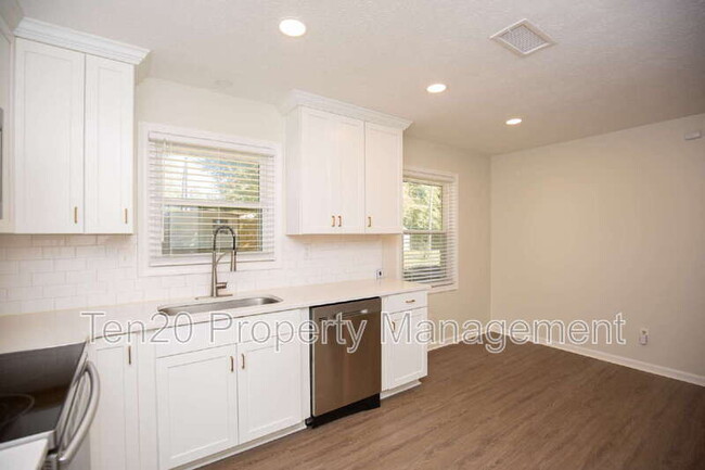 Photo - 8334 Canaan Dr