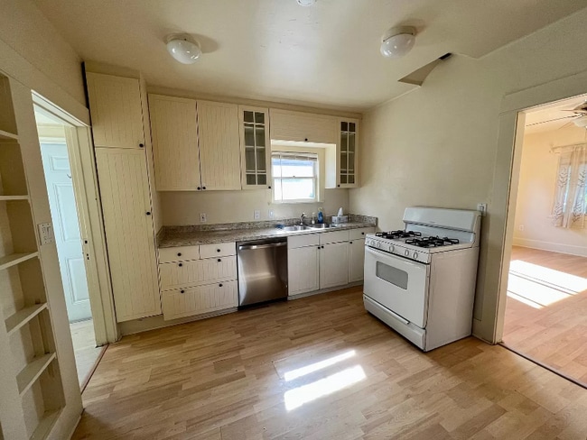 Photo - 4437 Texas St