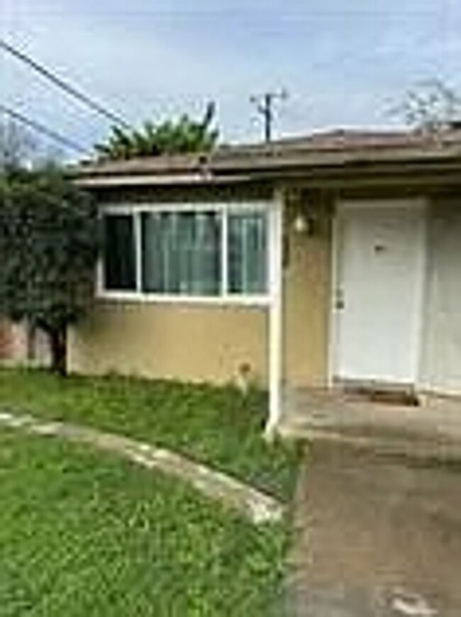 Photo - 3609 N Marks Ave Casa