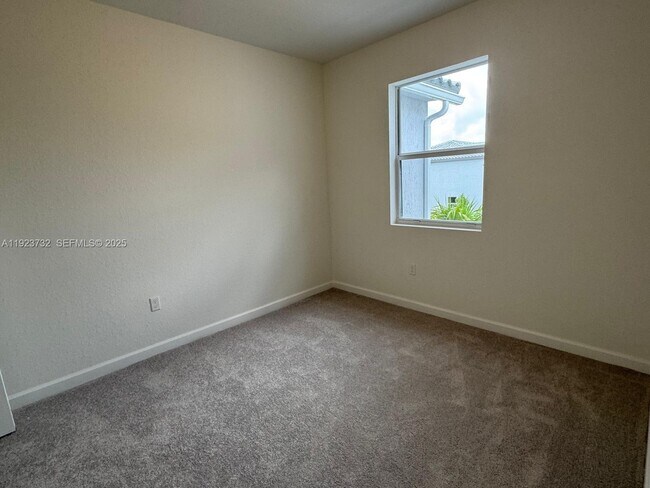 Photo - 18402 SW 2nd St