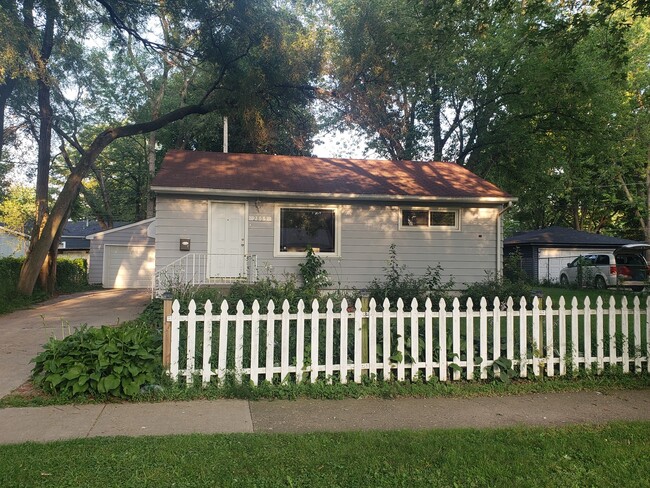Building Photo - 2809 N Butrick St Rental