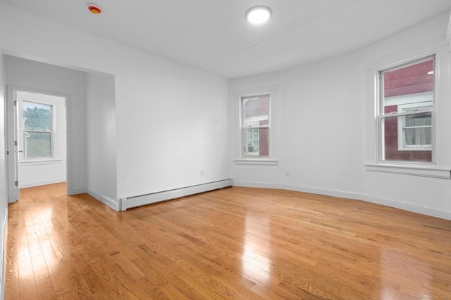 Photo - 565 Carroll Ave Unit 2