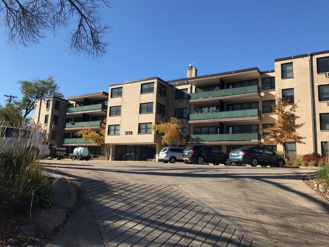 Front entrance - 3150 Excelsior Blvd Unit 408