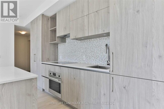 Photo - 1 Yorkville Ave Unité 1202