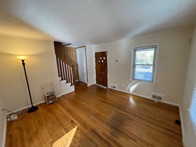 Photo - 639 Emerson St NE