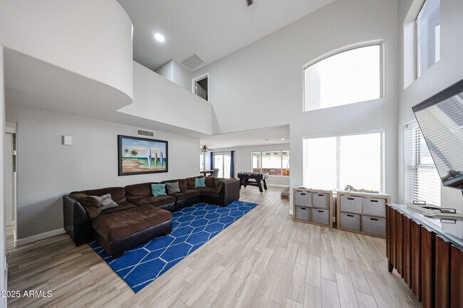 3902 E Rosemonte Dr