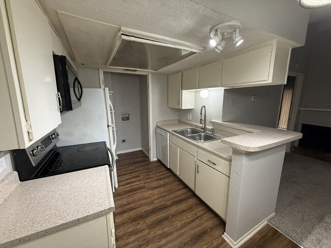 Photo - 7152 Fair Oaks Ave