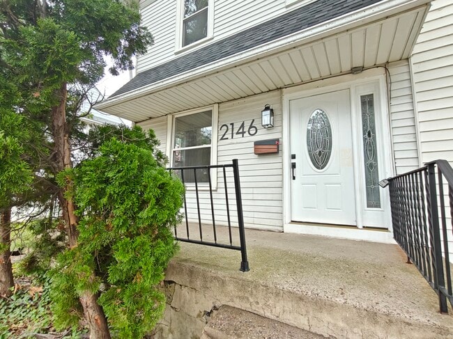 Photo - 2146 44th St