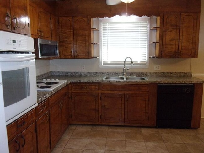 3 Bedroom 2 Bath Beautifully Renovated Home in Lancaster