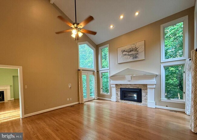 Photo - 1307 Stamford Way