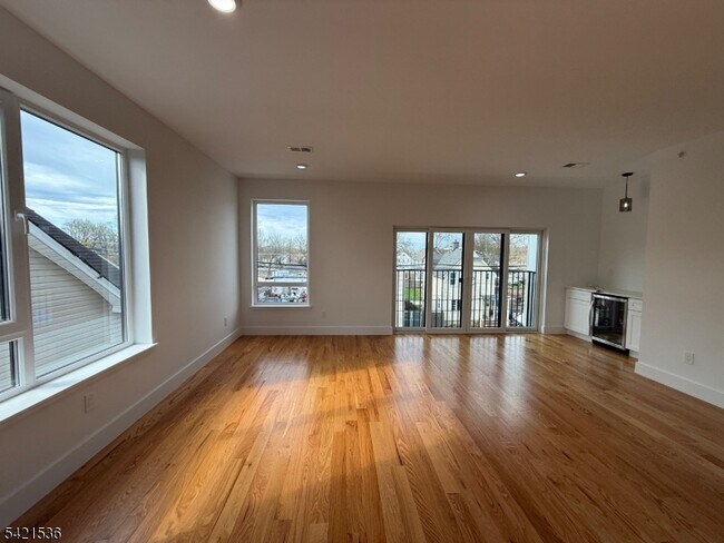 Photo - 223 Monroe Ave Unidad 2