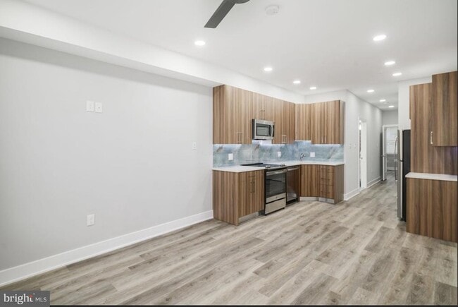 Photo - 2950 Kensington Ave Unit 2