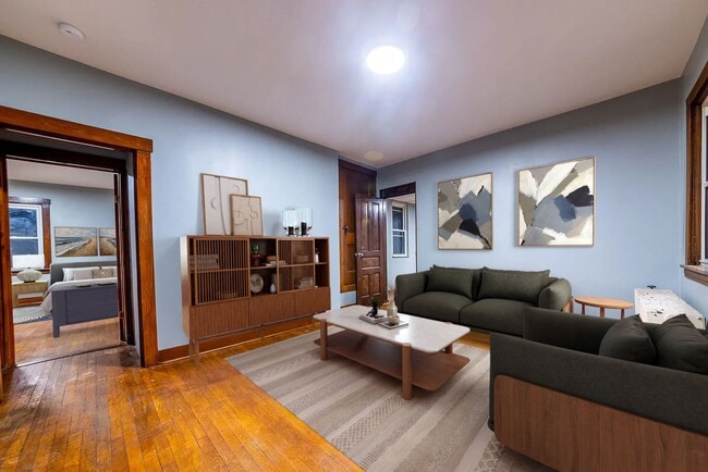 Building Photo - 2642 Quarry St Unit #2 (FLR 2)