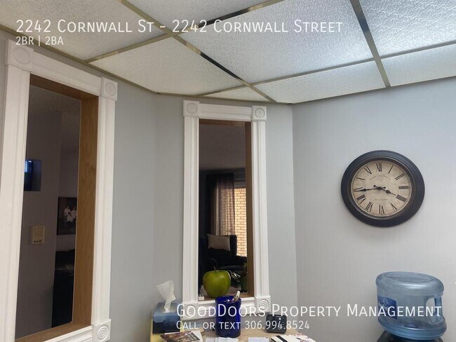 Photo - 2242 Cornwall St