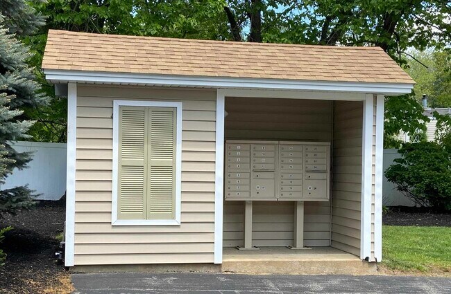 Photo - 81 N High St