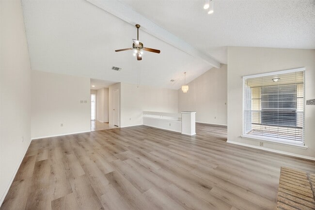 Building Photo - 12047 Plumpoint Dr