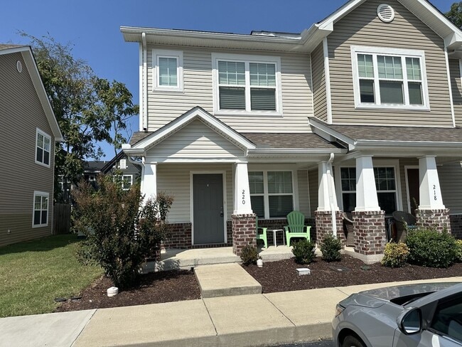 Building Photo - 220 Jenna Lee Cir