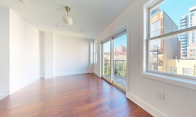 Photo - West 122nd Street Unidad 4B