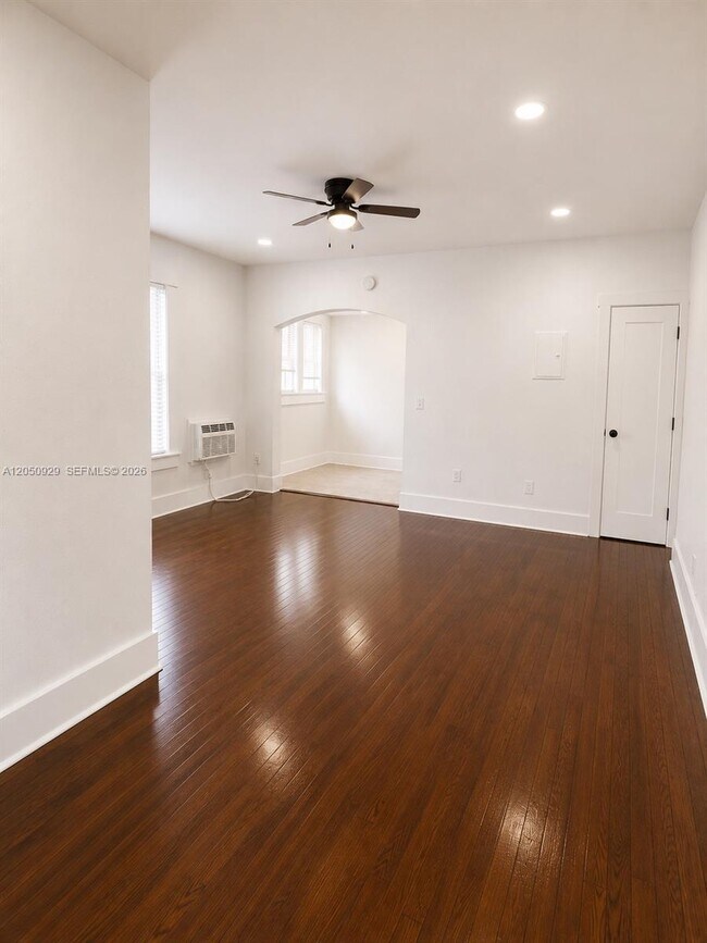 1319 Meridian Ave Unit 208