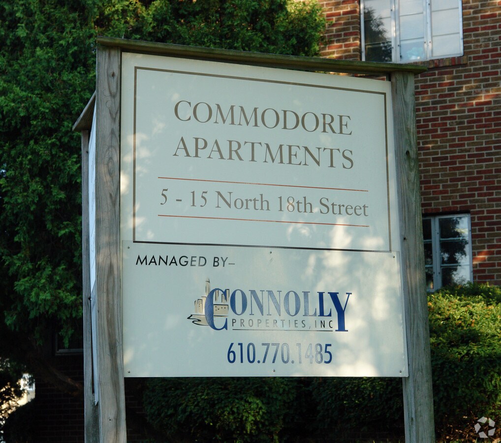 Photo - Commodore Apartments