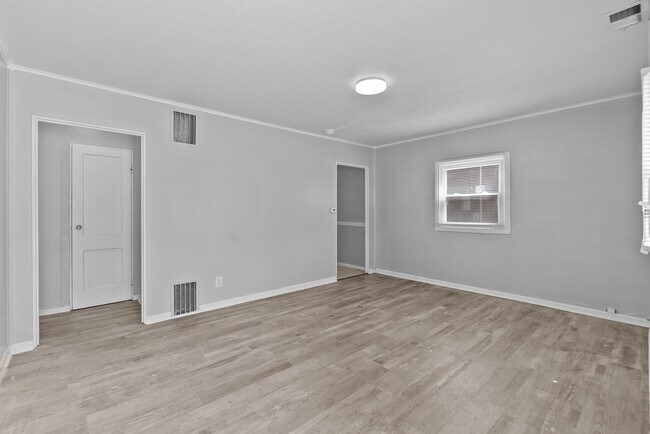 Photo - 313 N 42nd St