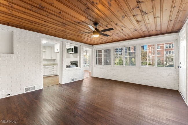 Photo - 14001 Shaker Blvd Apartment