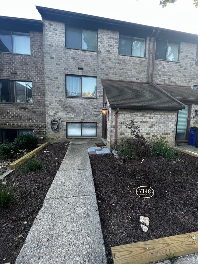 Photo - Amazing 4 BR/3.5 BA Townhome in Columbia!