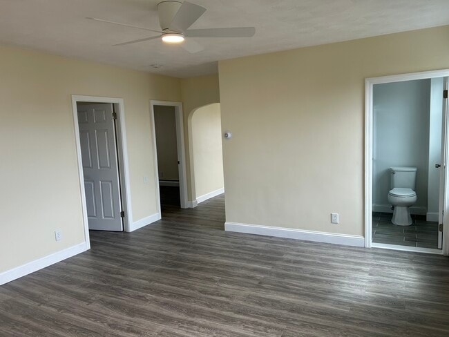 Building Photo - 133 Fenner St Unit 2