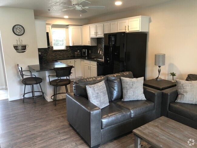 Building Photo - 1 Kootenai Ave Unit 8 Rental