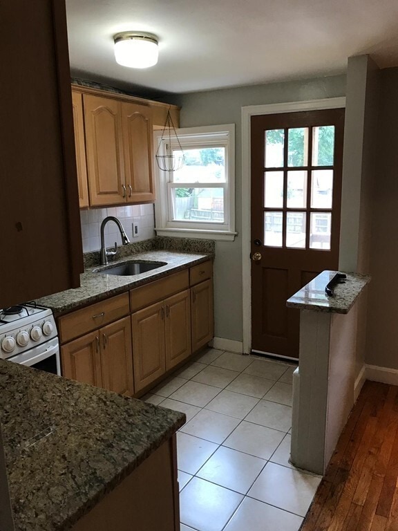 Photo - 915 Hancock St Unit 2