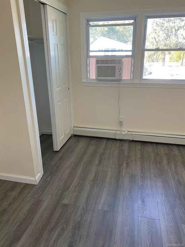 Photo - 1306 Herzel Blvd