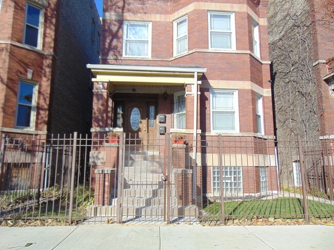 4122 W Cermak Rd Unidad 2