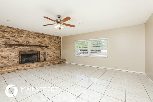 Photo - 707 Laurel Way