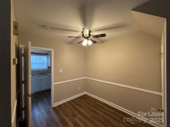 Photo - 1613 N Sharon Amity Rd