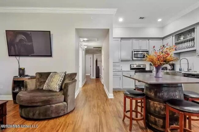Photo - 699 Dunbar Ave Unit 304