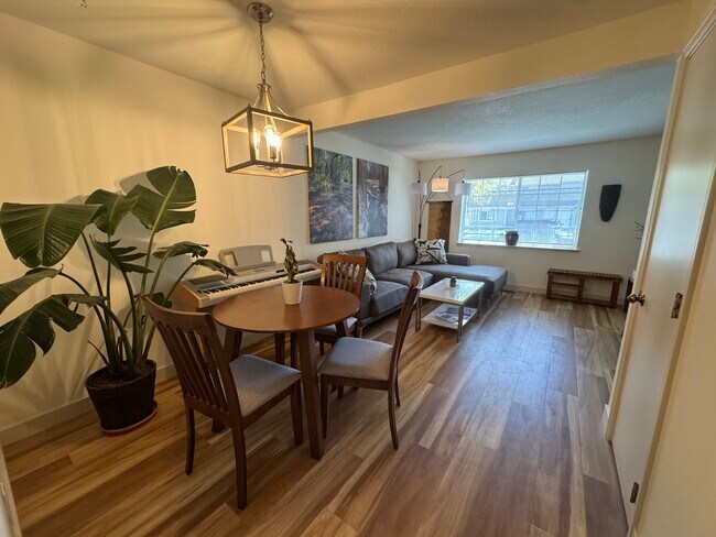 Photo - 2800 Highcliff Ct Unit 5
