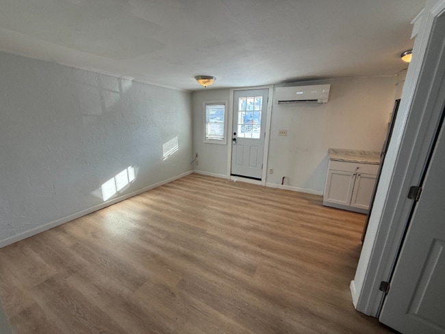 Photo - 190 Ashworth Ave Unit 1C