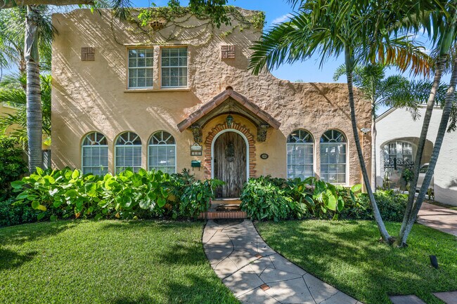 325 Greymon Dr