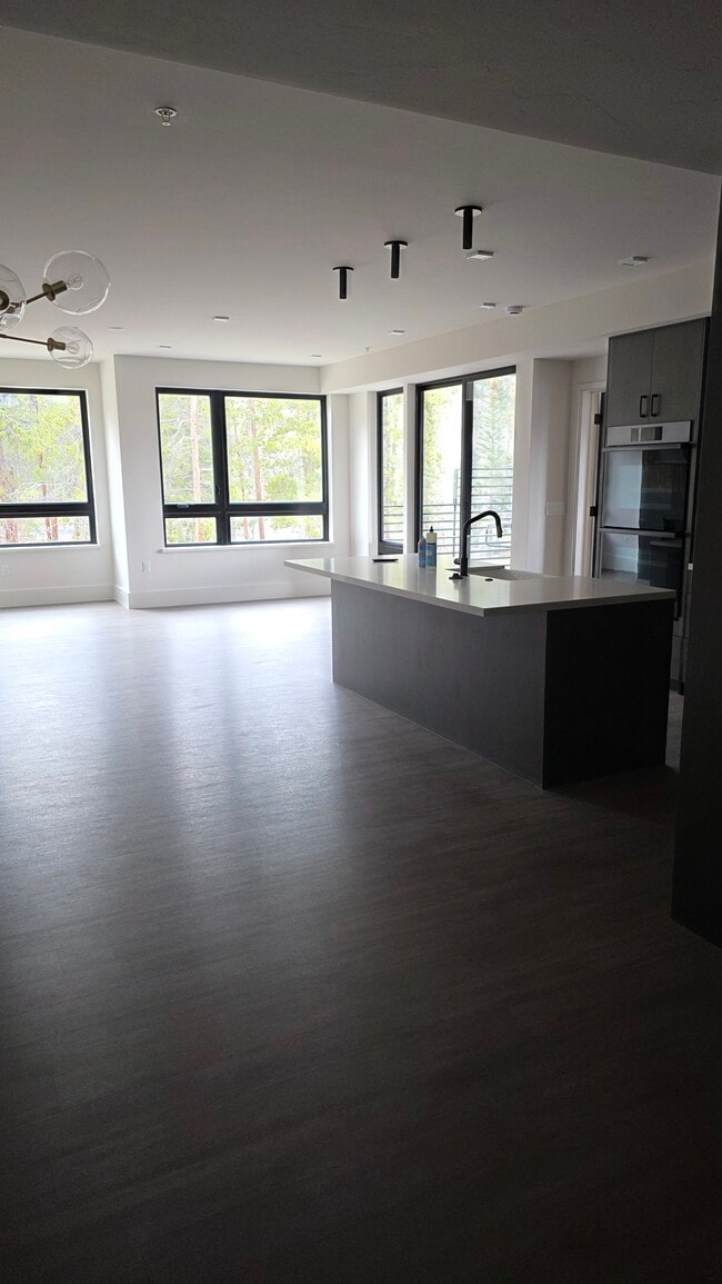 Building Photo - 80 W Main St Unit #214