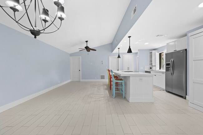 Photo - 3937 Arelia Dr N