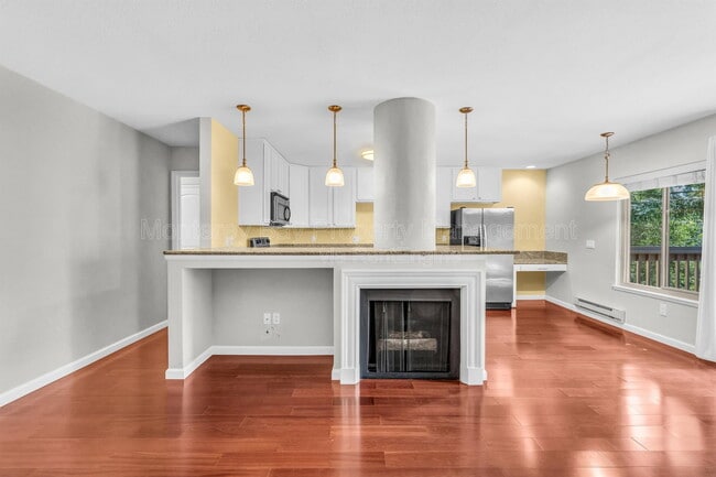 Photo - 300 Glenwood Cir Unit Apt 294