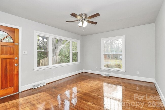 Photo - 1415 Springwood Ln