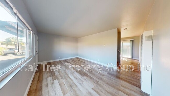 Photo - 2531 Grove Way