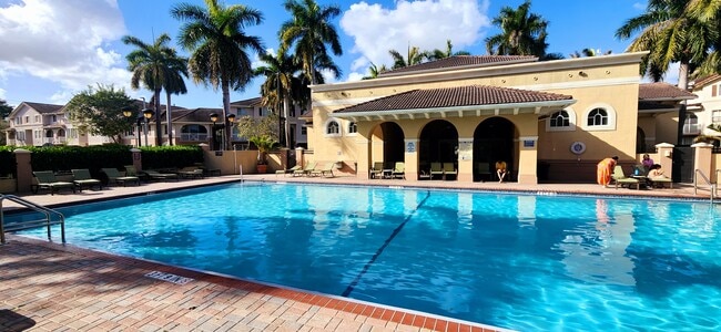 Building Photo - 8858 W Flagler St Unit 208