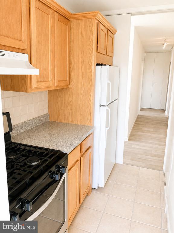Building Photo - 200 Locust St Unit 4DN