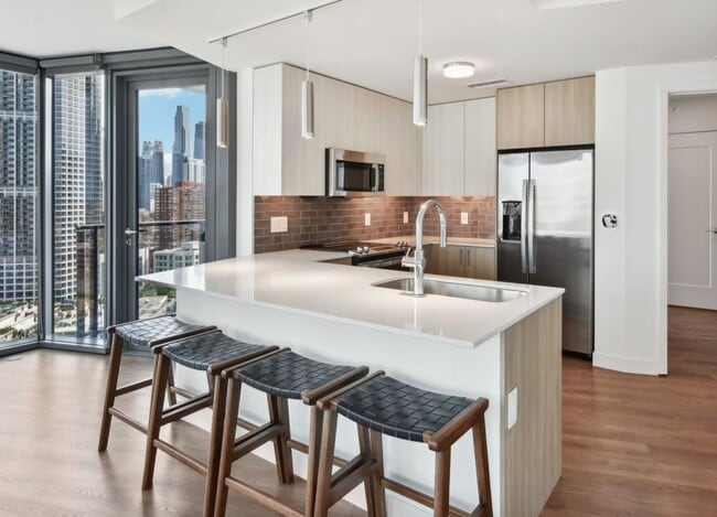 Photo - 215 N Clinton St