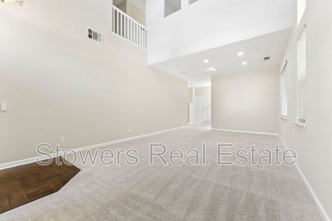 137 Woodcrest Dr