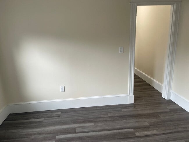 Photo - PACKARDS CORNER Sunny Studio EVERYTHING INCLUDED, TOP FLOOR now or 1.102026