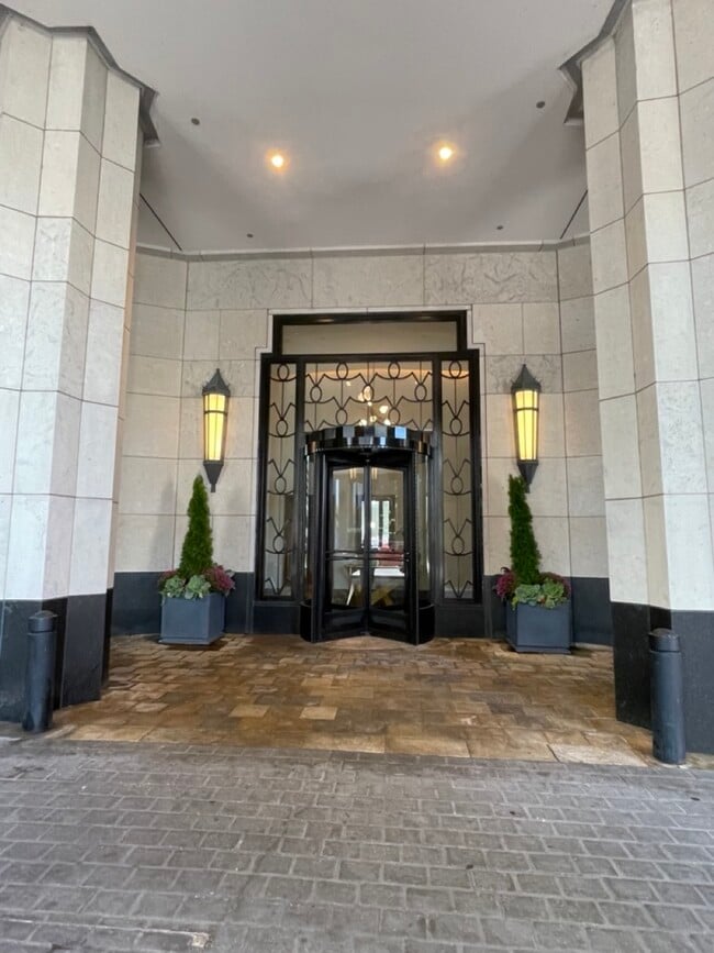 Photo - 514 N Peshtigo Ct Unit 2407